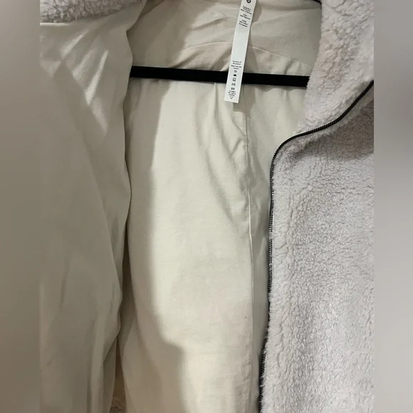 Lululemon Cinchable fleece zip-up - Picture 3 of 6